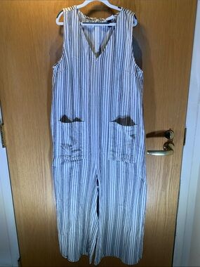 Universal Thread Striped V-Neck Sleeveless Jumpsuit - White & Navy